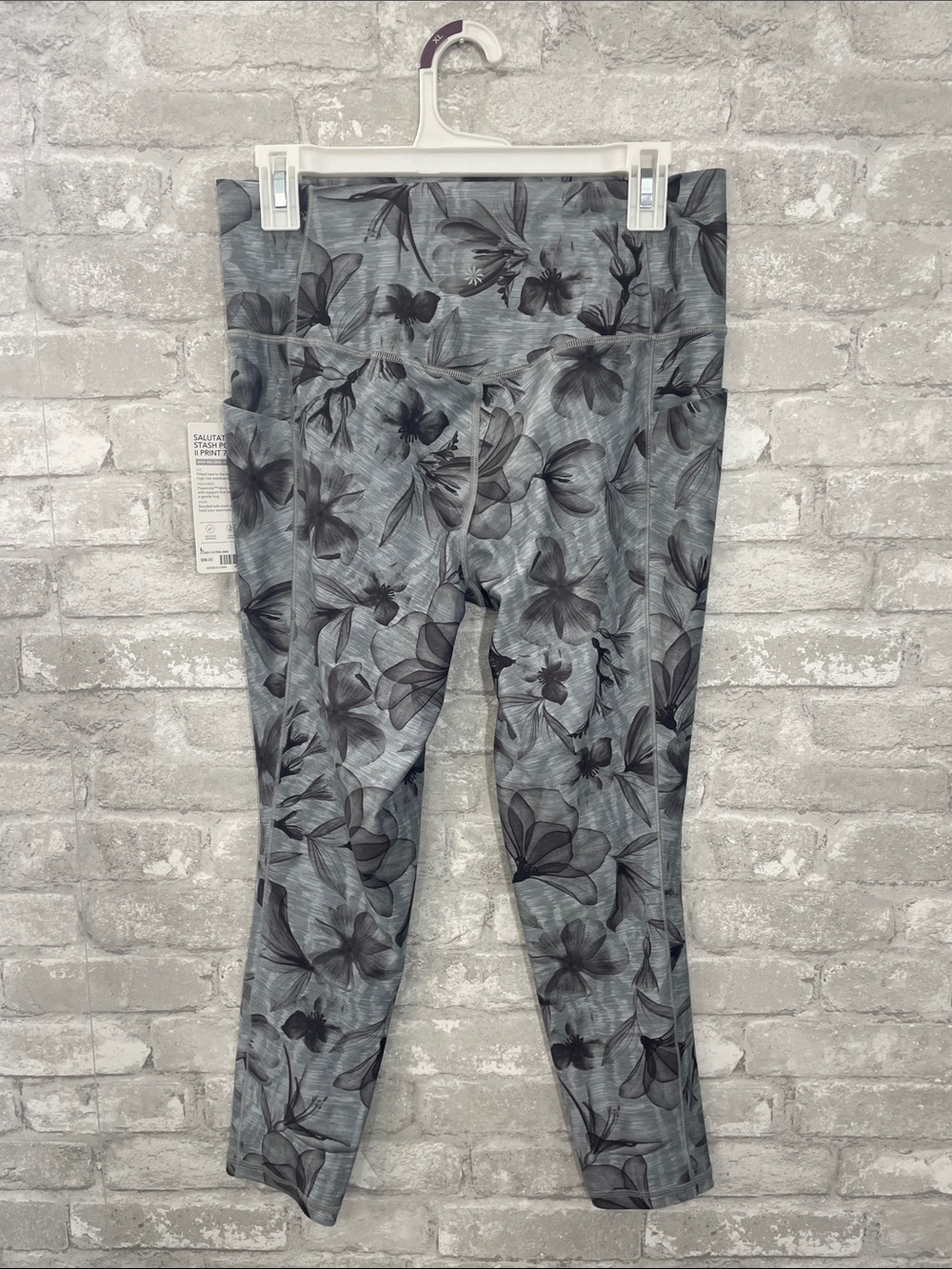 Athleta SALUTATIONS STASH POCKET
lI PRINT 7/8 - Picture 3 of 7